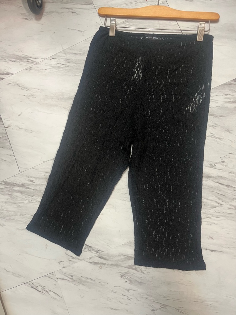 Fashion Nova Black Lace-Look Capri Leggings
